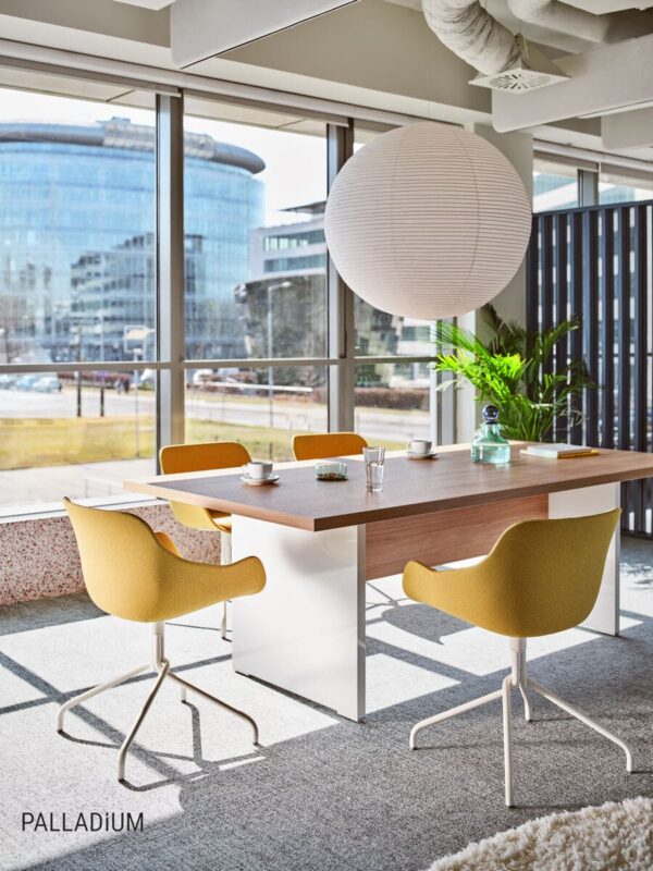 Brilliance  Meeting tables