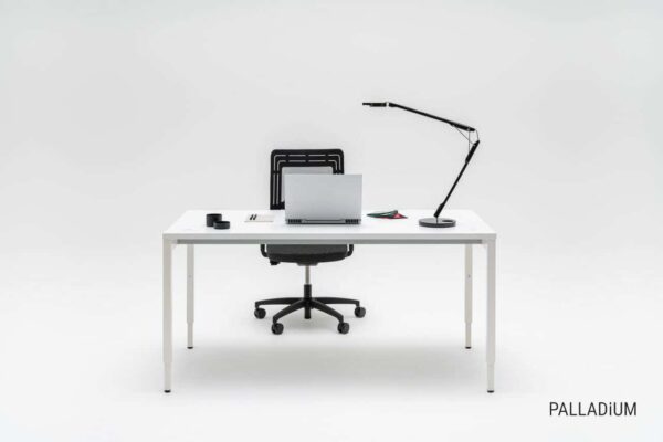Comprehension S Desks with manual height adjustment